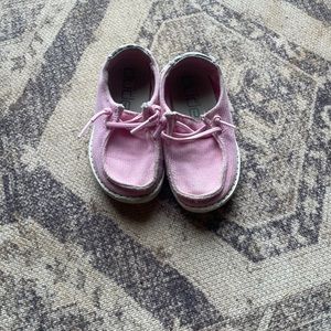 Toddler size 7 hey dudes.